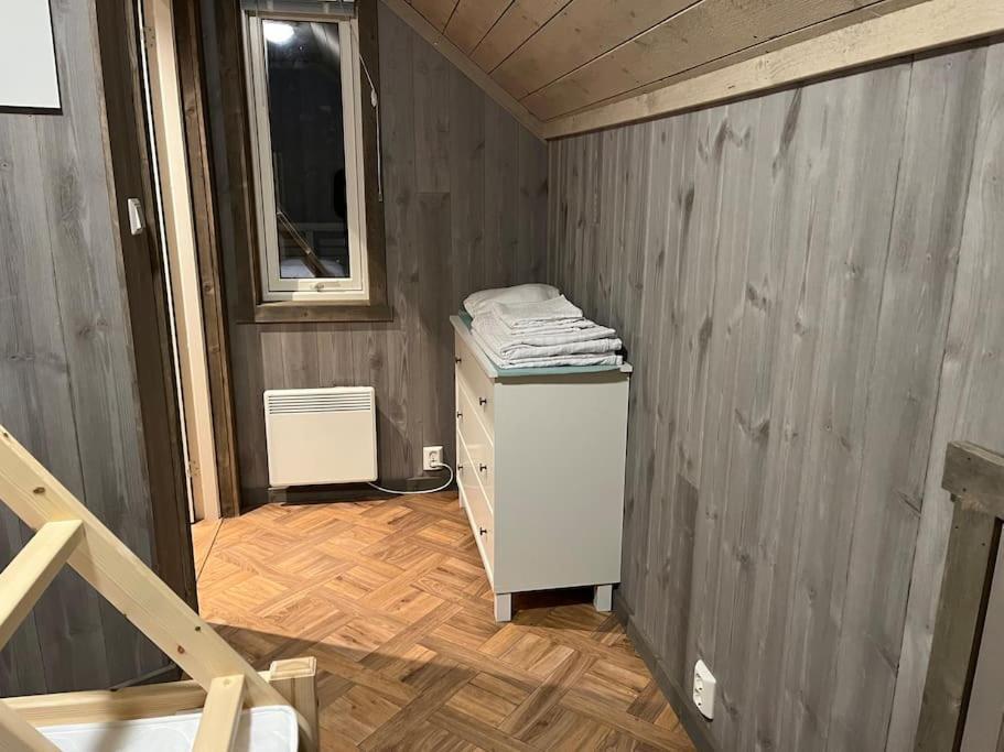 Leilighet I Rorbu Pa Kaldfarnes - Yttersia Senja Esterno foto